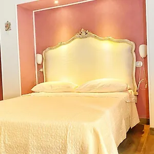  Bed & Breakfast Station
