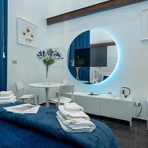 2* Bed & Breakfast Skyhouse Chiaia